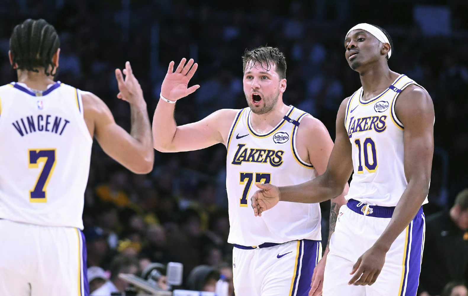 湖人战胜太阳，取得四连胜