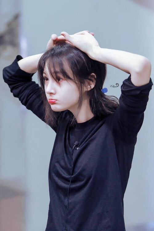 绝杀与统治，当荷兰的韧性遇上恩佐的魔法，足球之夜的双重狂想