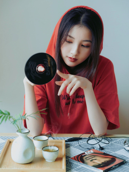 篮球双线捷报,活塞轻取雄鹿,米切尔意甲焦点战接管比赛